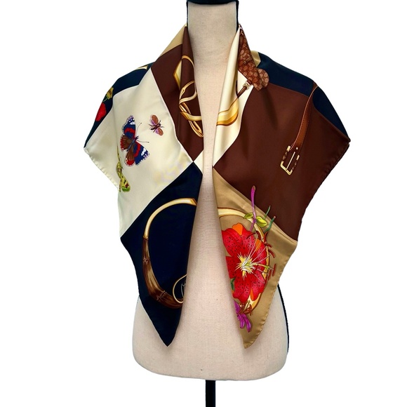 VINTAGE GUCCI ICONIC LOGO FLORAL BUTTERFLY PRINT SILK SCARF - NWT - Picture 2 of 12